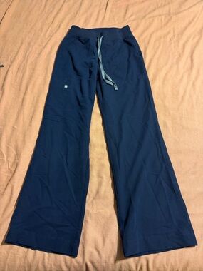 FIGS Women’s Isabelle Wide Leg Scrub Pants Navy Blue